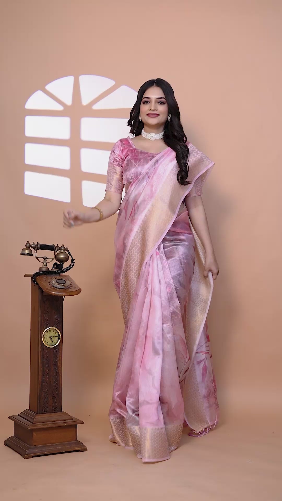 Soft Pink Silk Saree With Elegant Leaf Pattern For Women